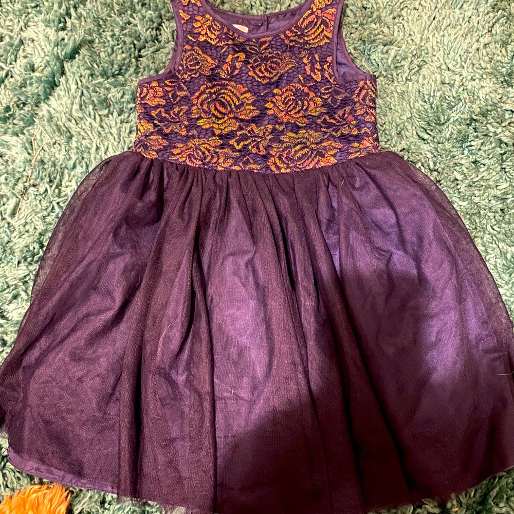 Toddlers 5T formal dress. Navy blue with Gold rose designs.